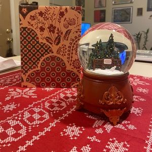 Taylor Swift Limited Edition Christmas Snow Globe